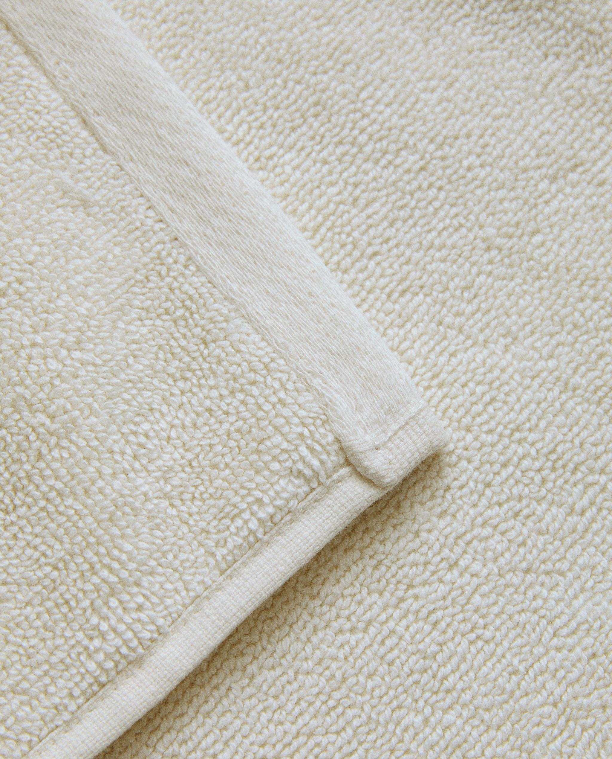 BATH MAT WITH PLANT EMBROIDERY product thumbnail 3