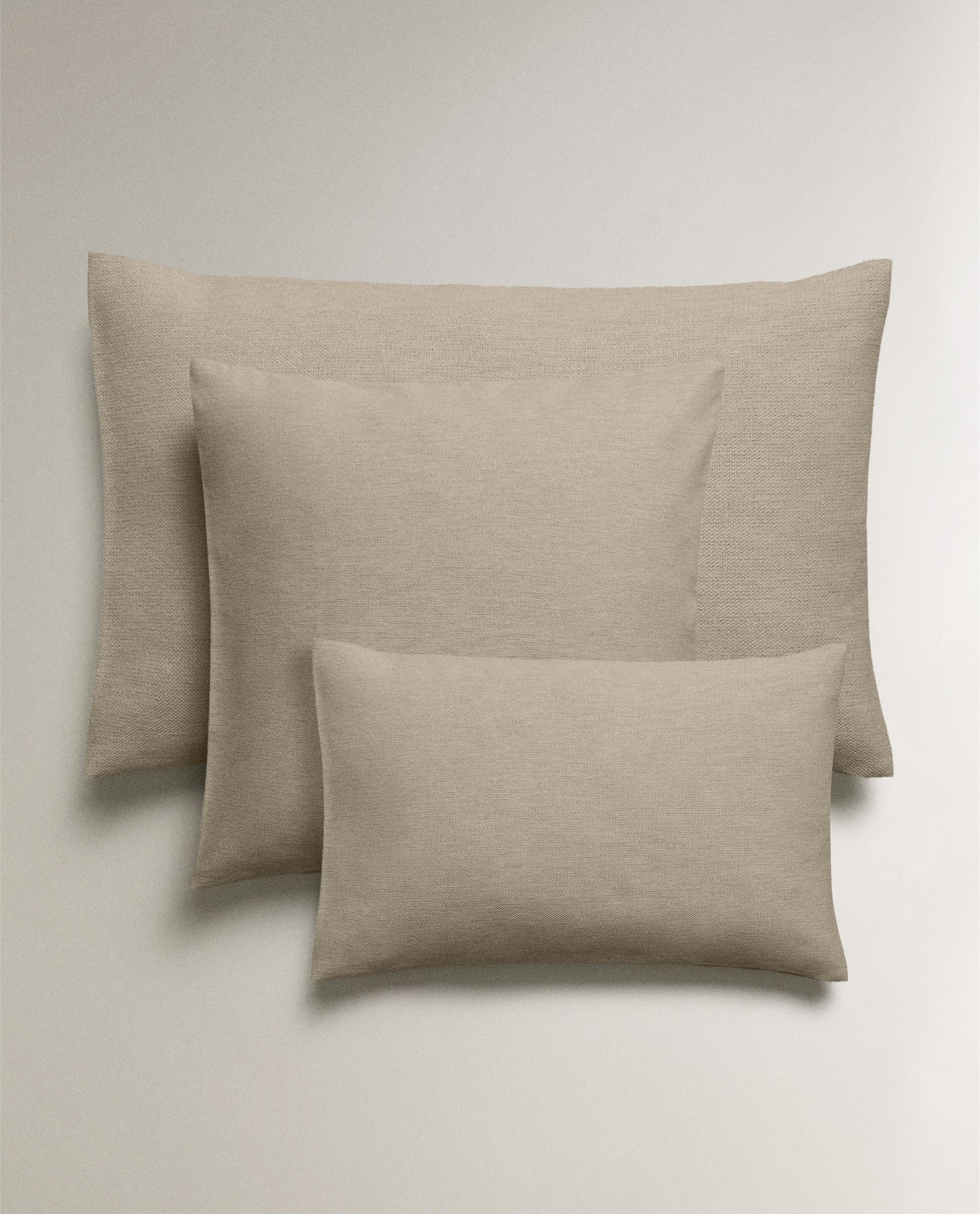PLAIN CUSHION COVER PLAIN CUSHION COVER