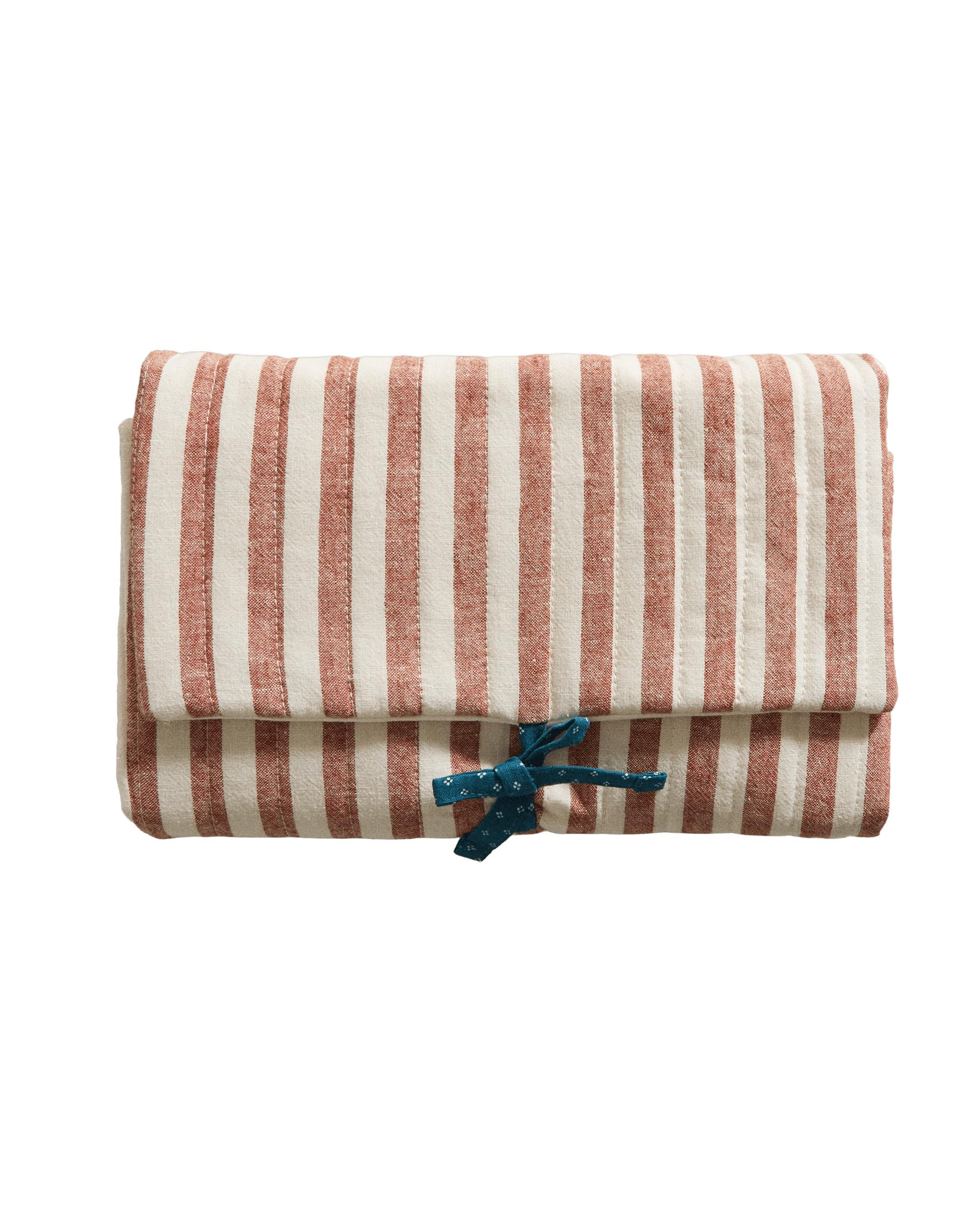 PORTABLE STRIPED BABY CHANGING MAT product thumbnail 4