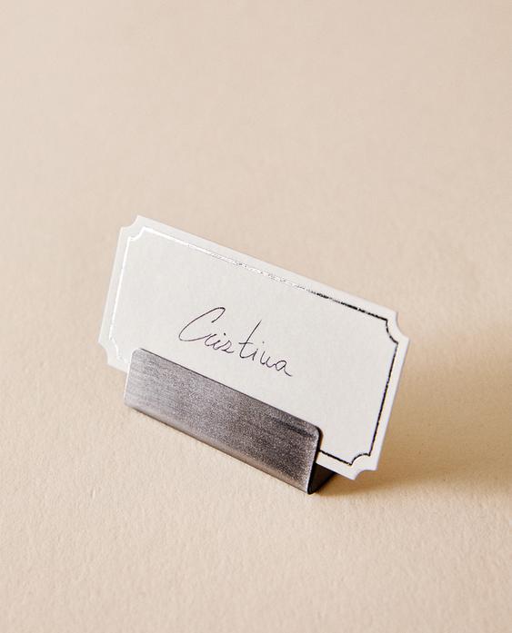 ชุดป้ายชื่อและบัตรโลหะ