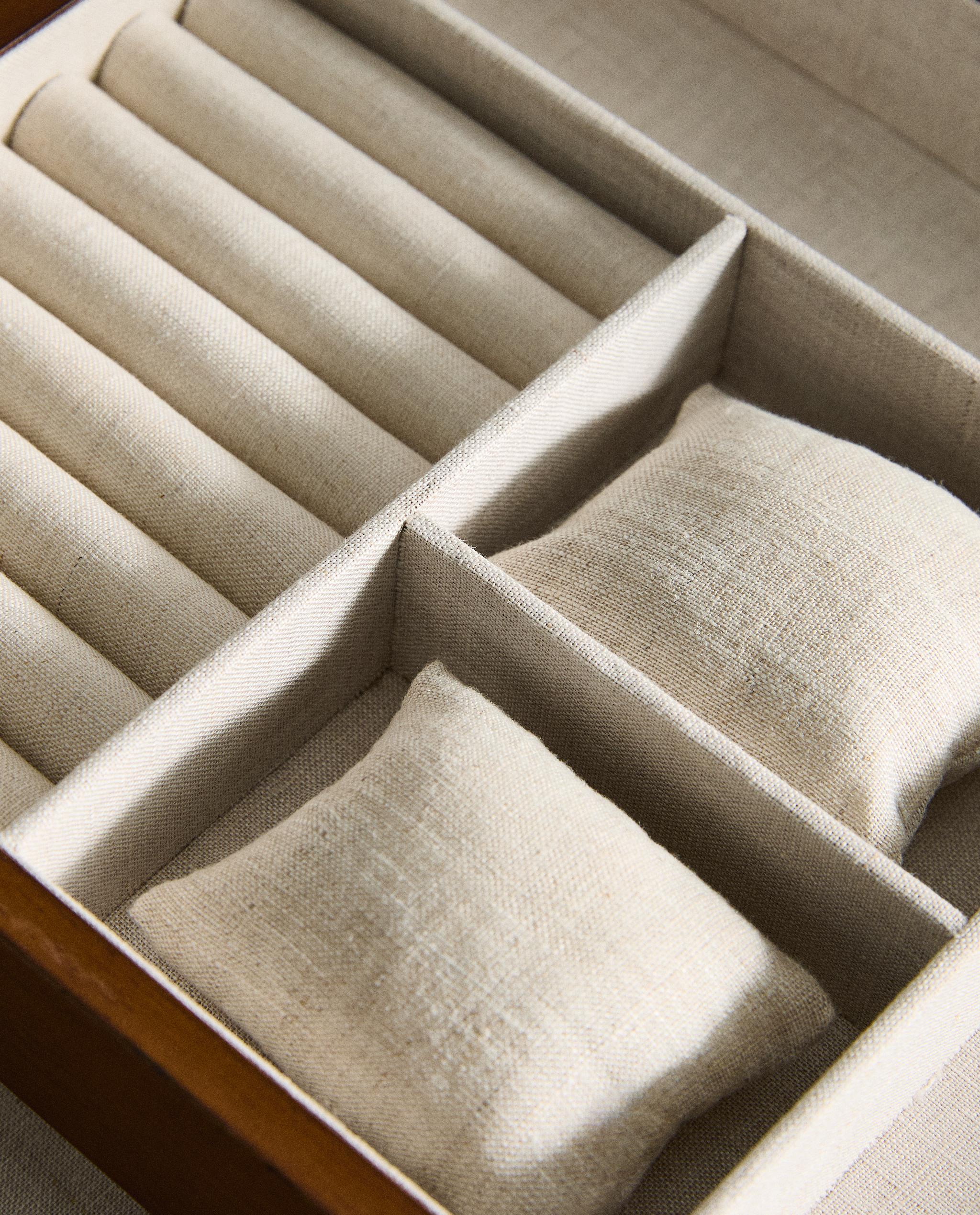 MEDIUM WOODEN JEWELLERY BOX product thumbnail 4