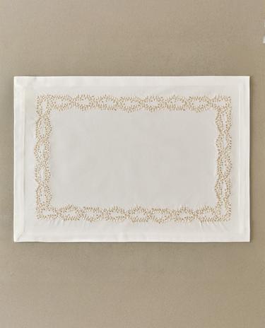 EMBROIDERED SATEEN PLACEMAT