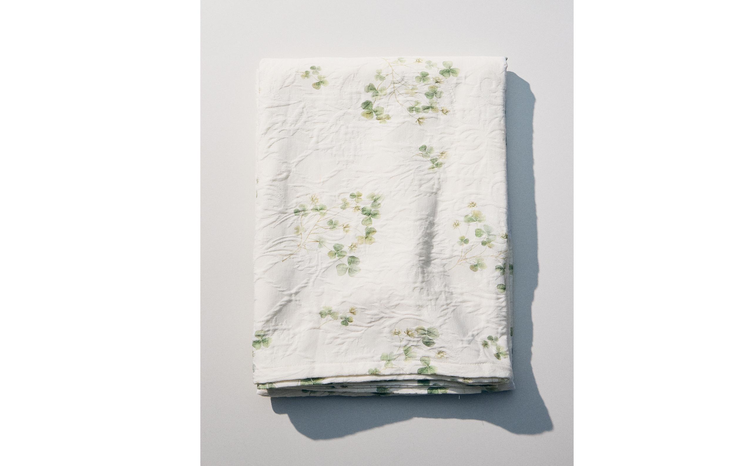 CLOVER PRINT JACQUARD TABLECLOTH product thumbnail 11