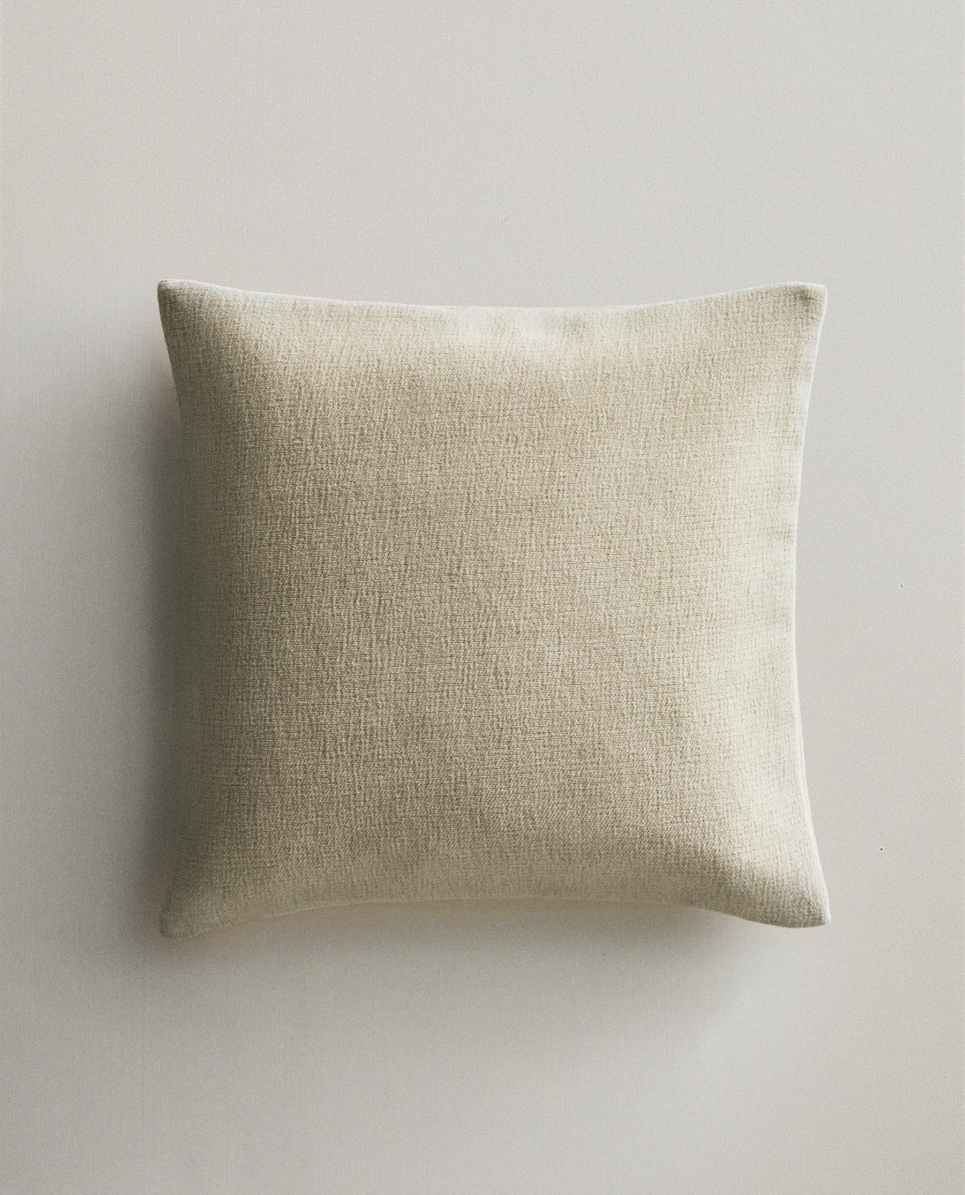 フェザー クッションフィリング（高グラム量） | Zara Home 日本/Japan