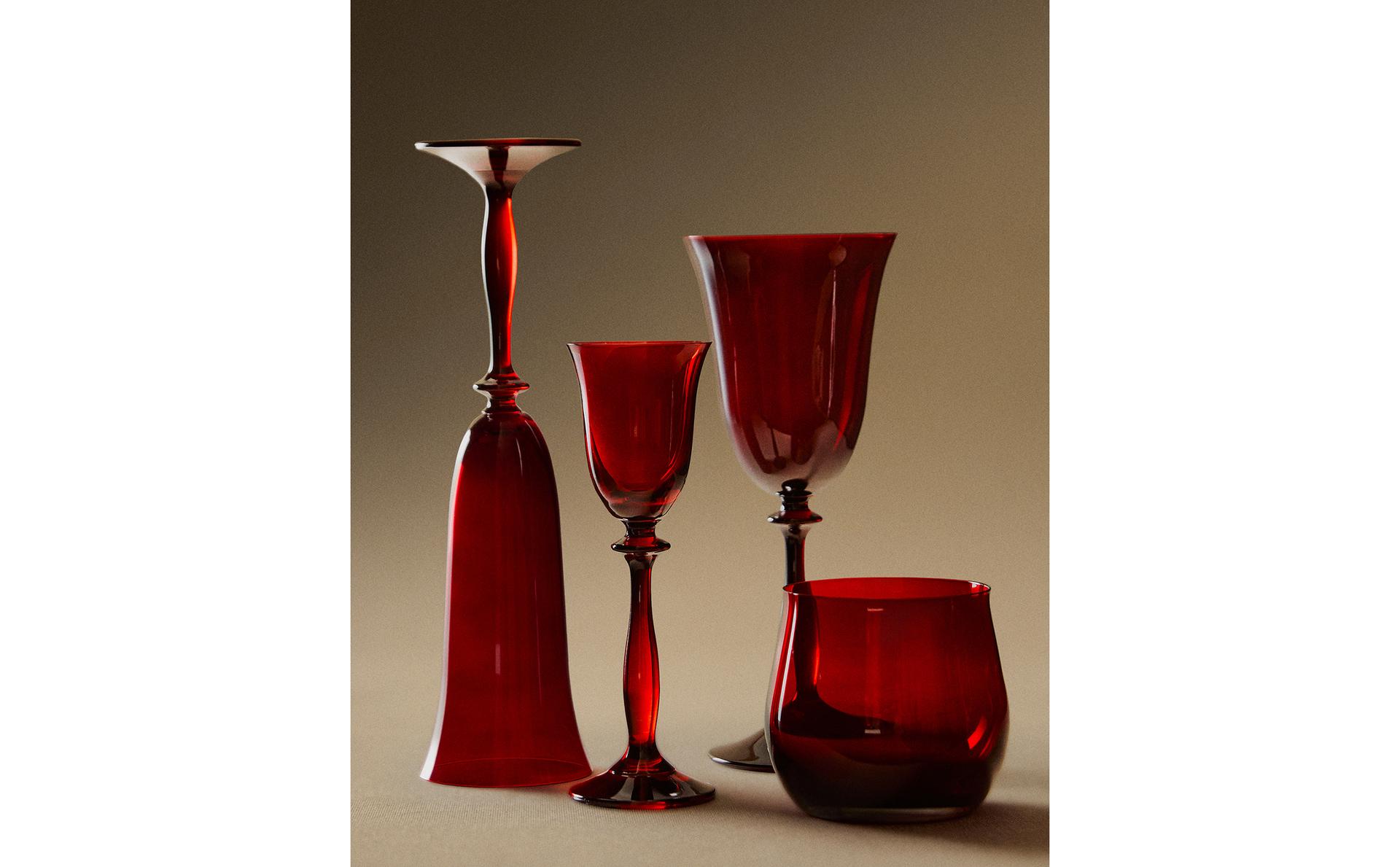 Red Christmas Glass Tumbler Set