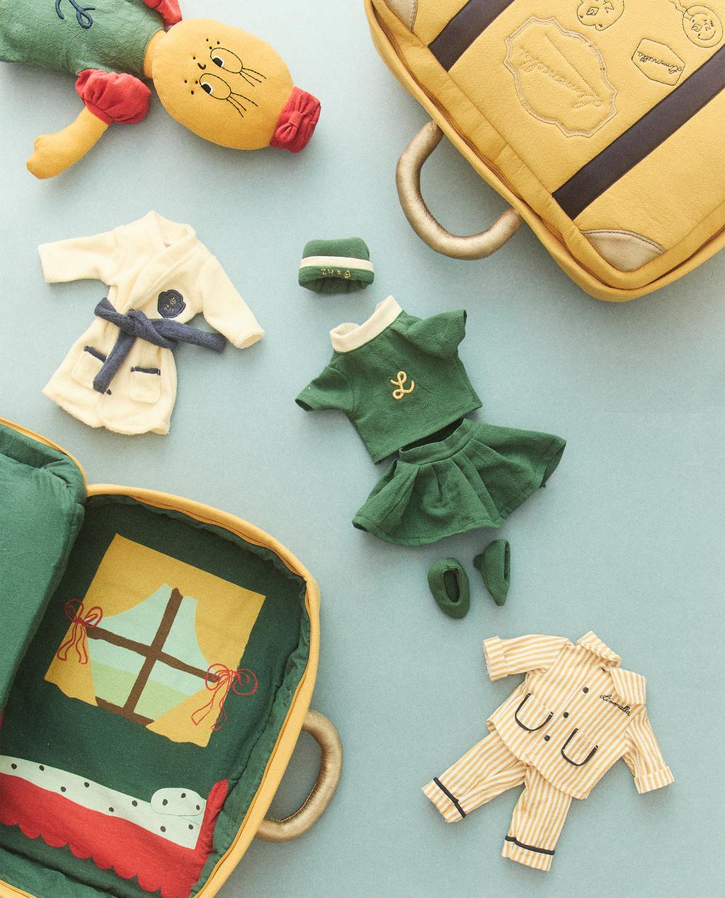 KIDS' LIMONCELLA X THE ANIMALS OBSERVATORY TOY CARRYING CASE WITH CLOTHES