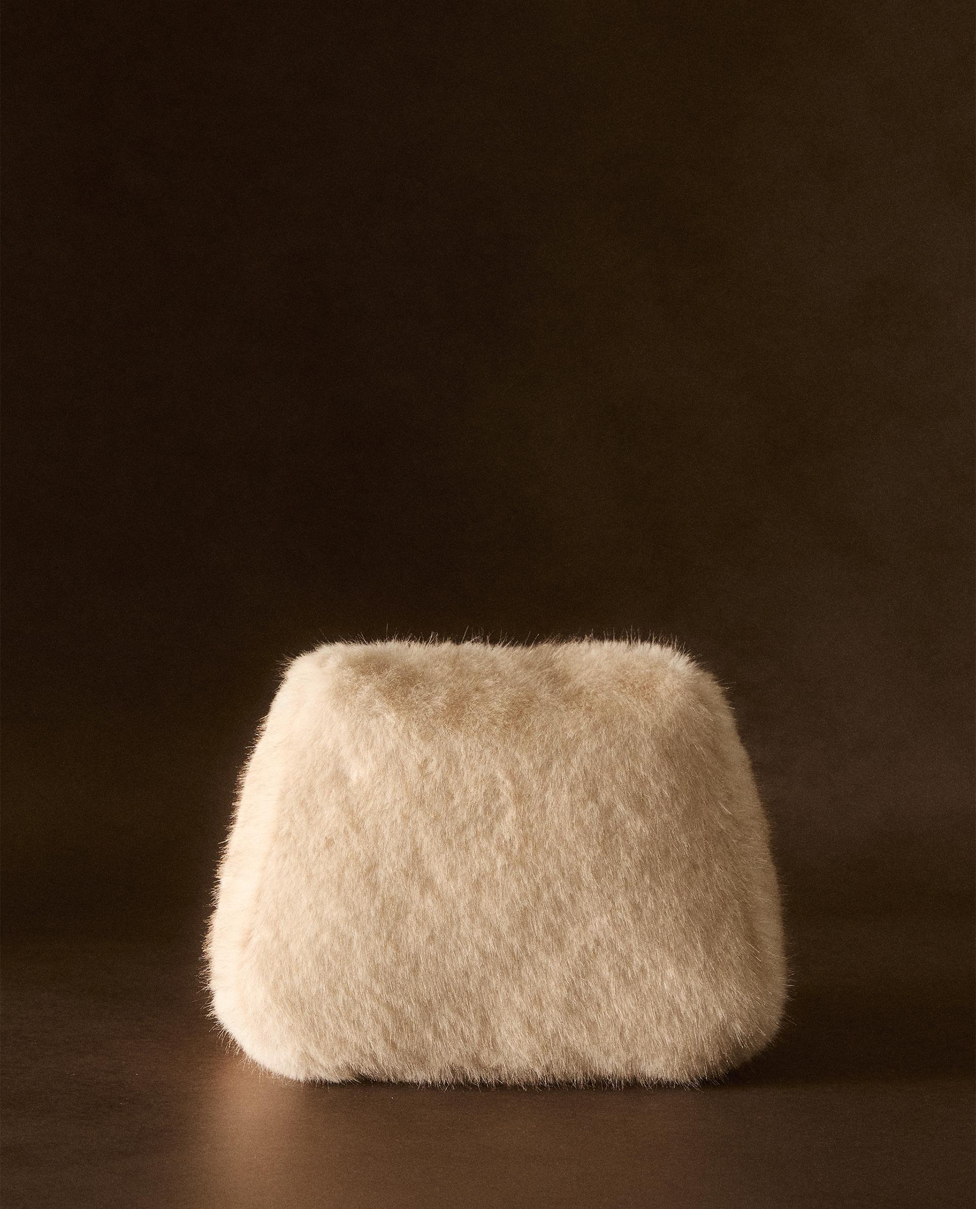 SMALL FAUX FUR TOILETRY BAG