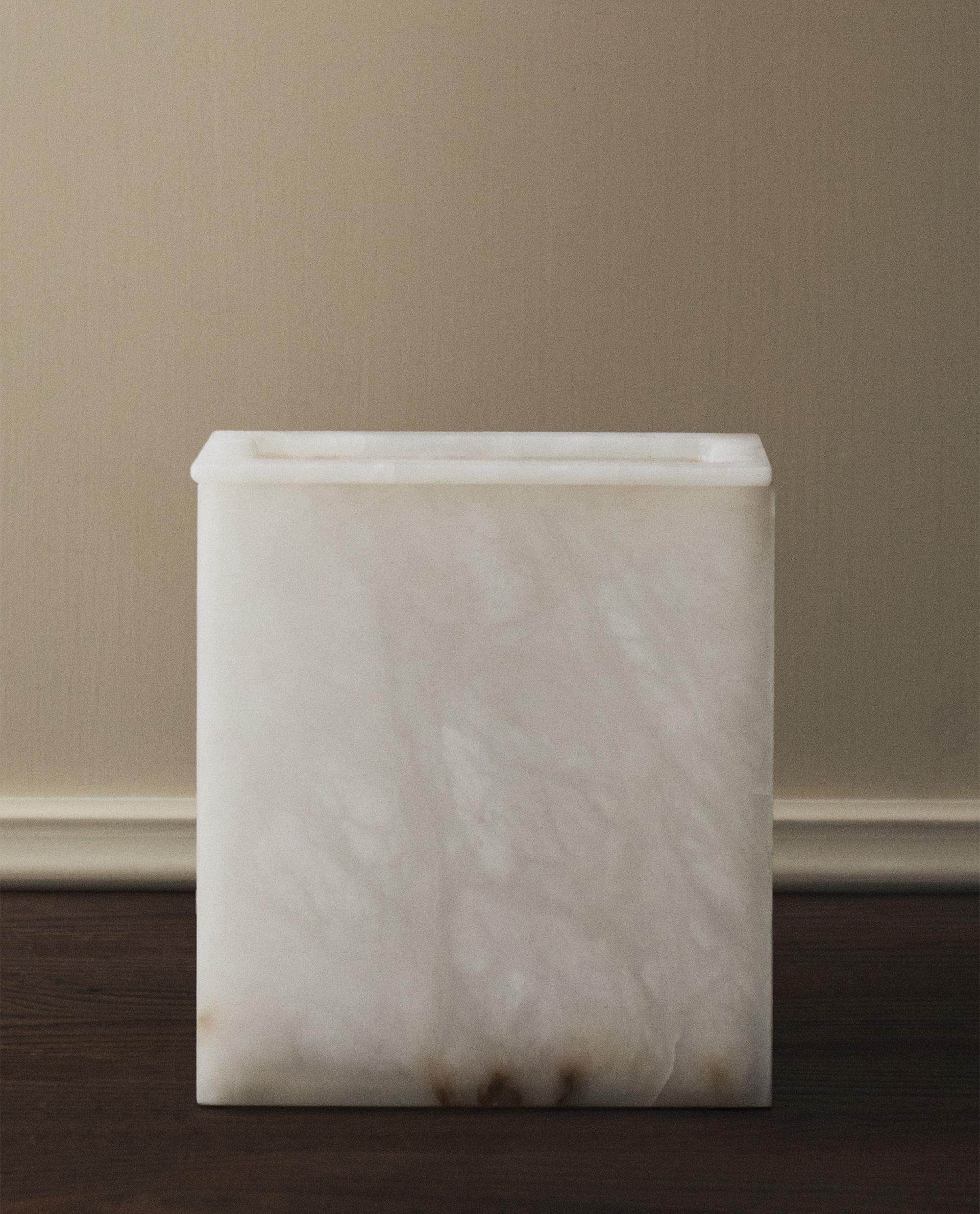 アラバスター バスルーム ダストボックス | Zara Home 日本/Japan