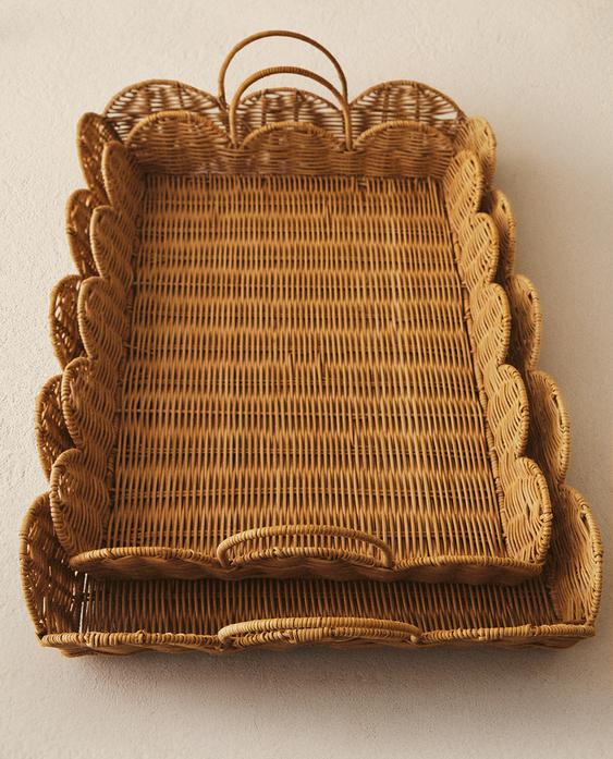 SCALLOPED RATTAN TRAY SCALLOPED RATTAN TRAY