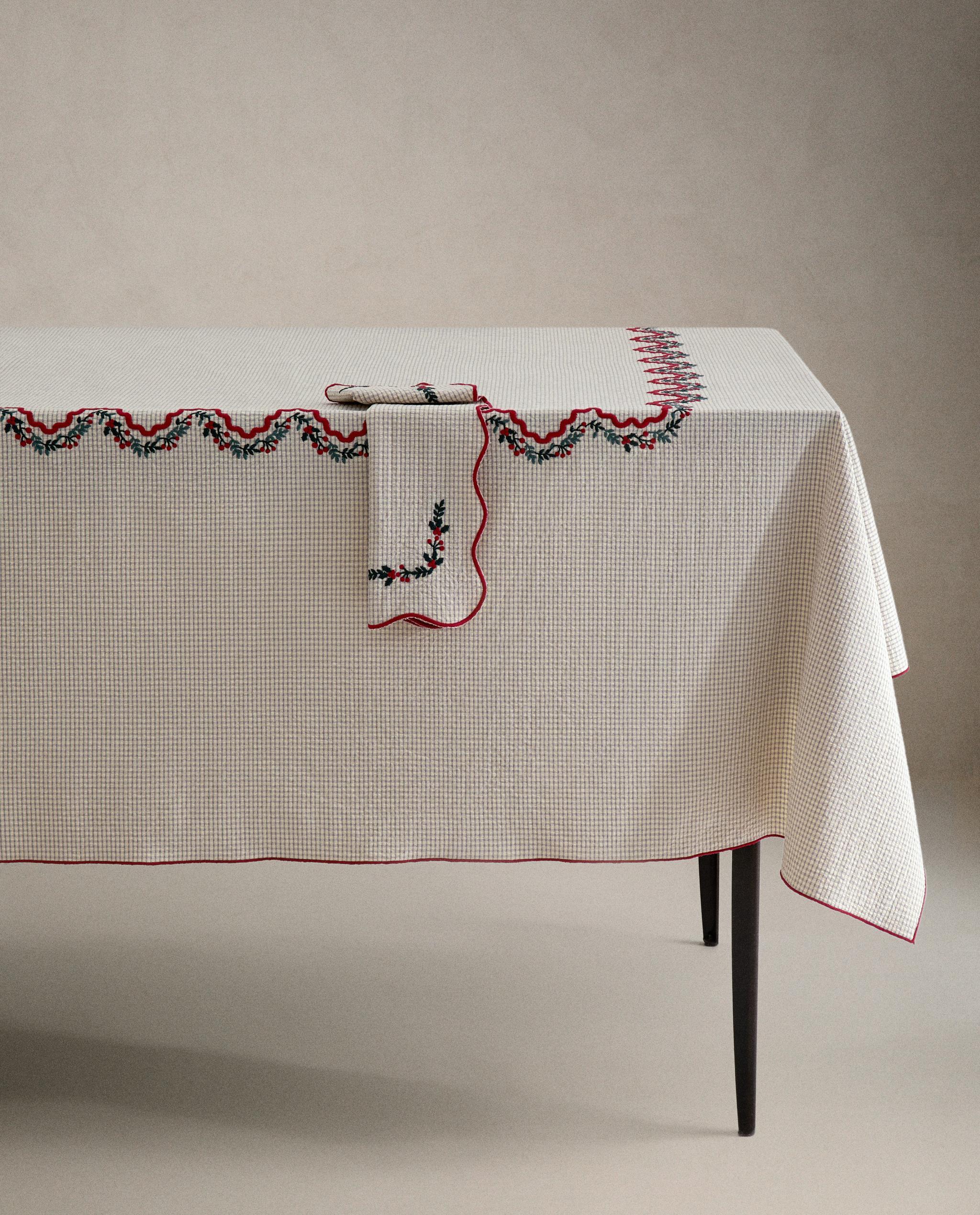 極美品◼️レア❣️ ZARA  ザラホーム　クリスマス　テーブルクロス クリスマス ダイヤーン コットン テーブルクロス | Zara Home 日本/Japan