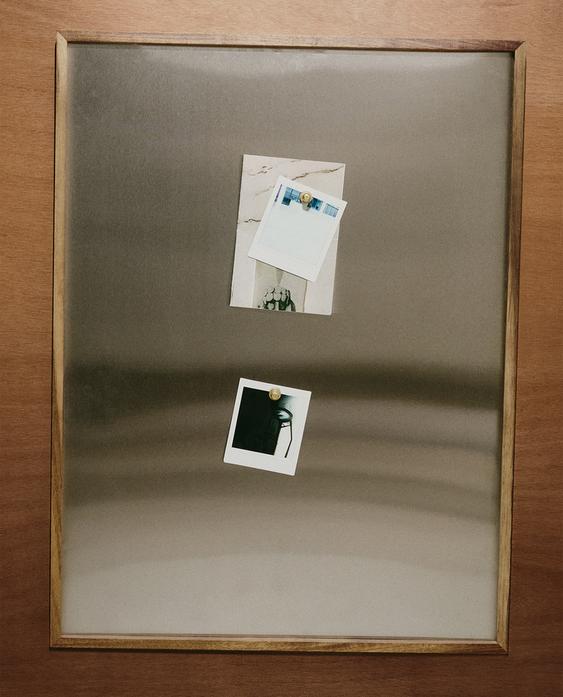 MAGNETTAFEL MIT HOLZRAHMEN