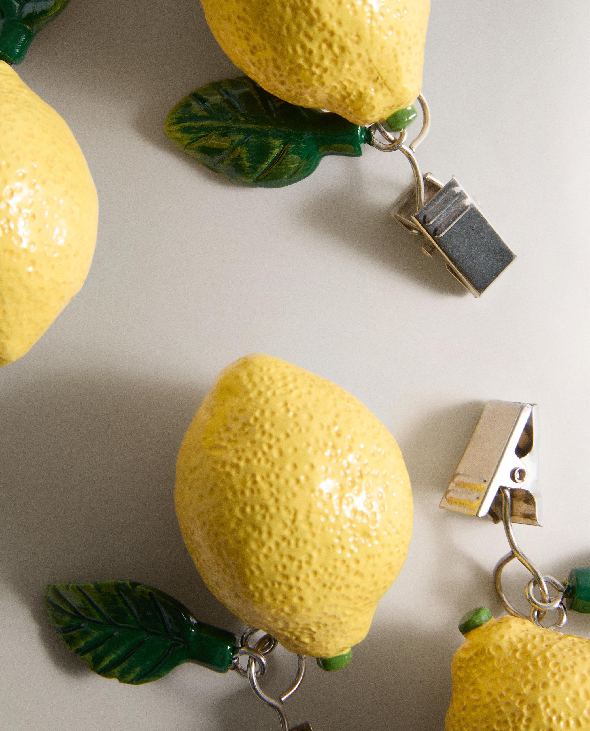 PACK OF LEMON PRINT TABLECLOTH CLIPS (PACK OF 4) product thumbnail 2