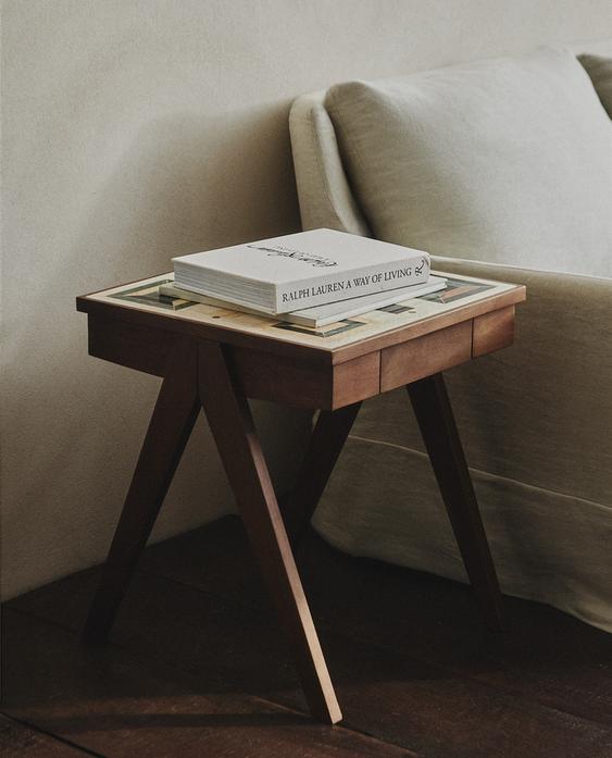 SIDE TABLE WITH MARBLE PARCHÍS BOARD