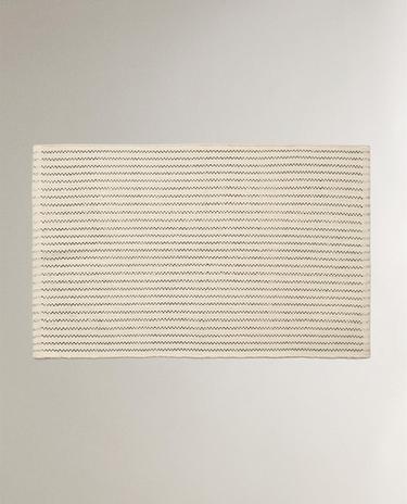 BATH MAT WITH TOPSTITCHED LINES