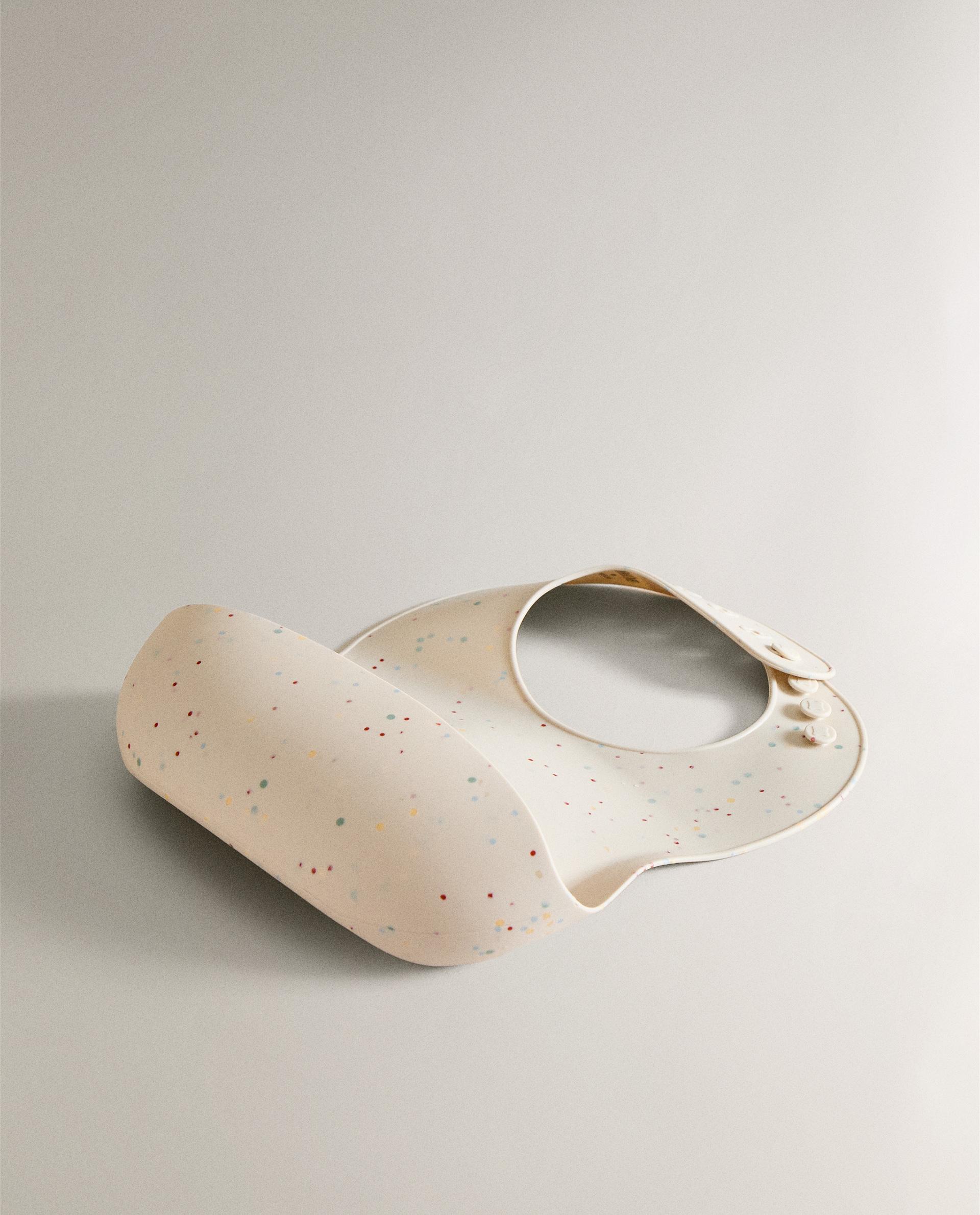 CHILDREN'S POLKA DOT SILICONE BIB