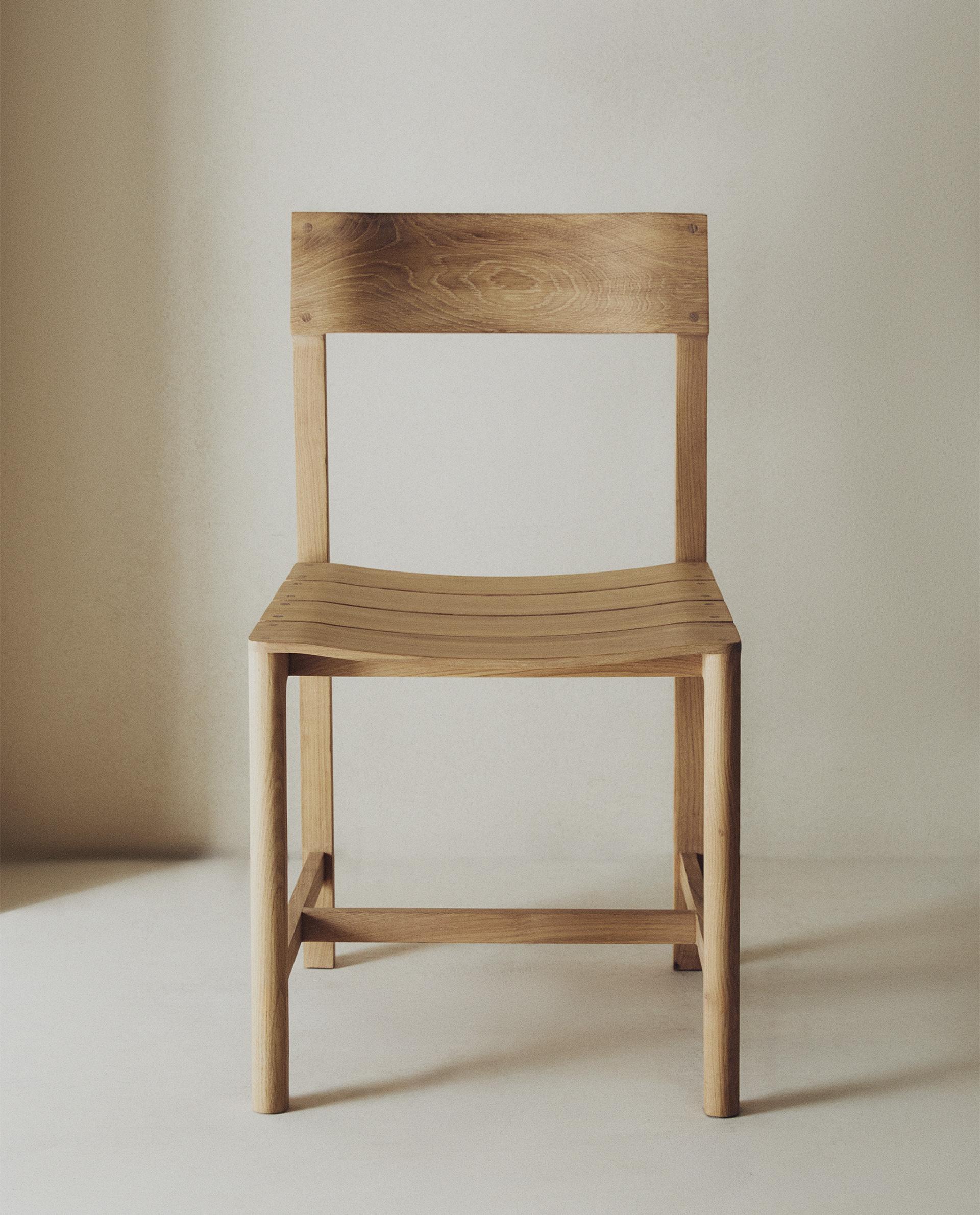 CHAIR 04