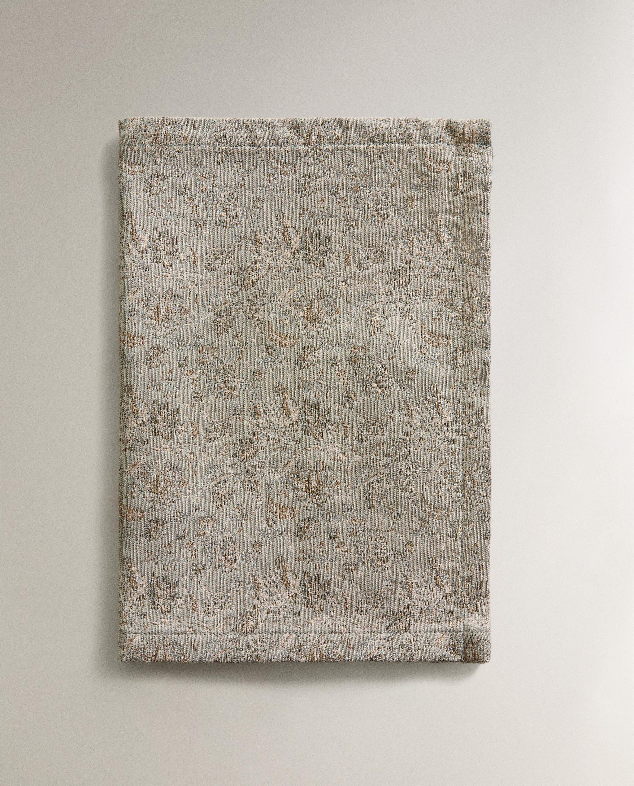 FLORAL JACQUARD PLACEMAT