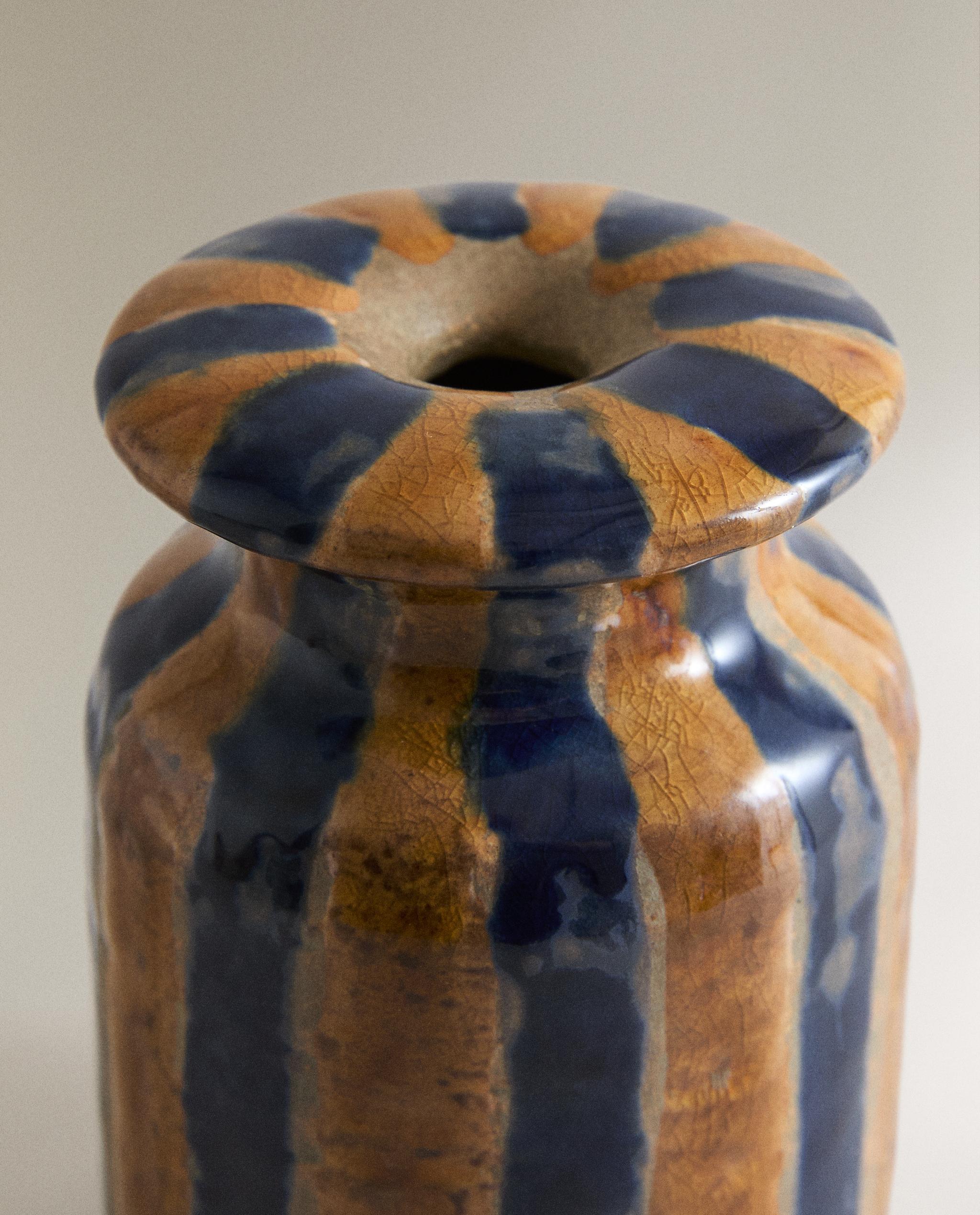 STRIPED CERAMIC REED DIFFUSERS DECORATIVE TRIM product thumbnail 4
