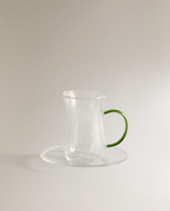 كوب من زجاج البورسليكات وطبق