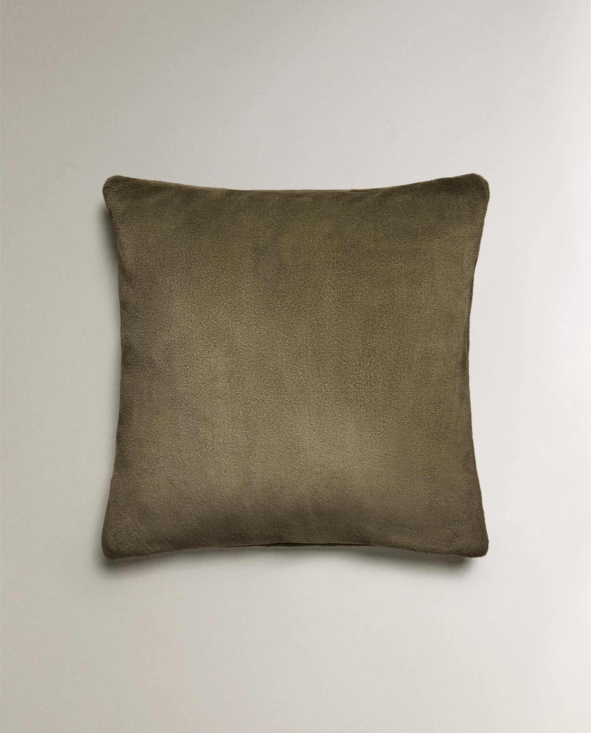 フェイクファー クッションカバー | Zara Home 日本/Japan