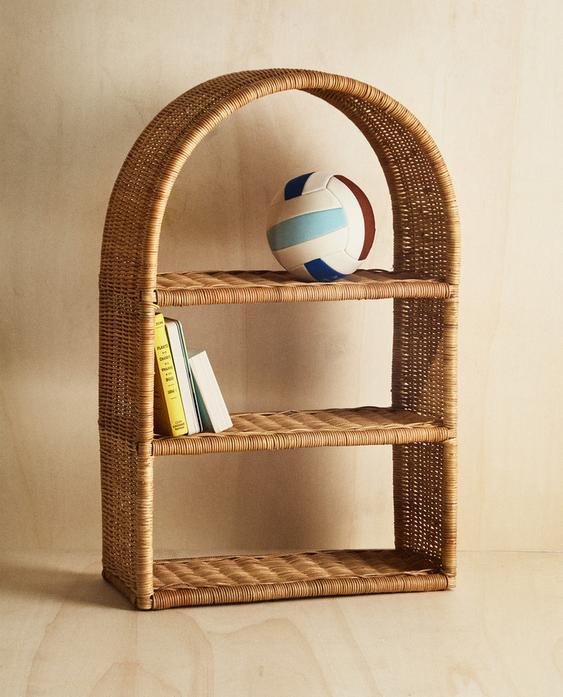 ÉTAGÈRE EN ROTIN OVALE POUR ENFANTS ÉTAGÈRE EN ROTIN OVALE POUR ENFANTS