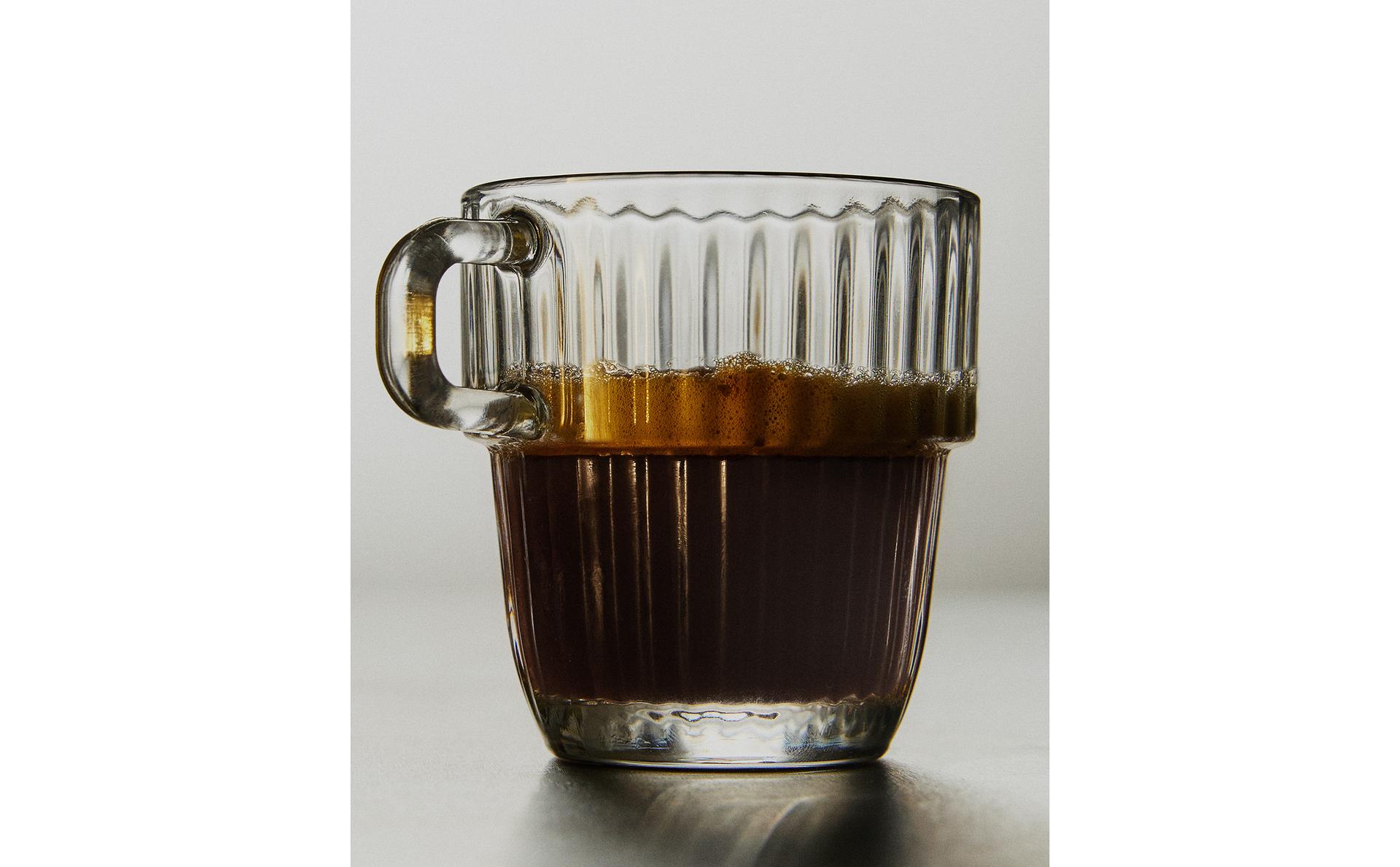 כוס זכוכית בעיצוב מובלט