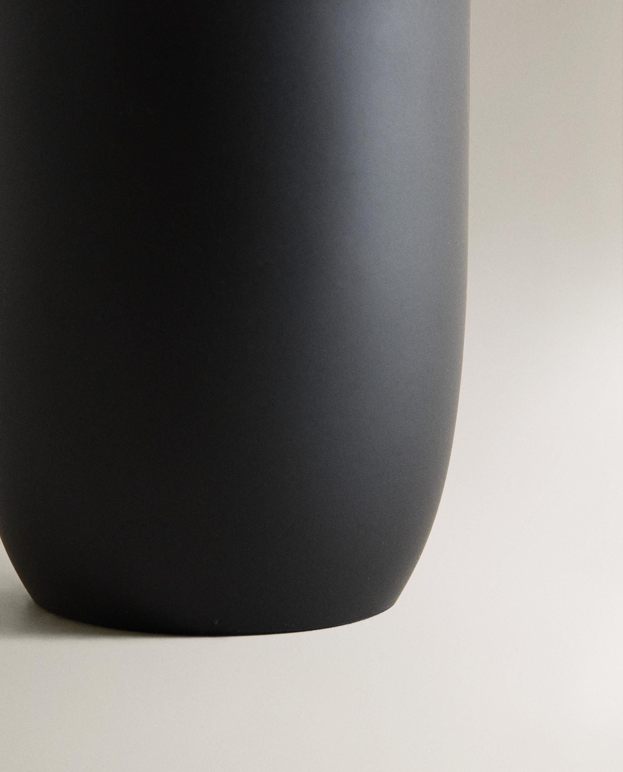 BLACK RESIN TOOTHBRUSH HOLDER product thumbnail 5