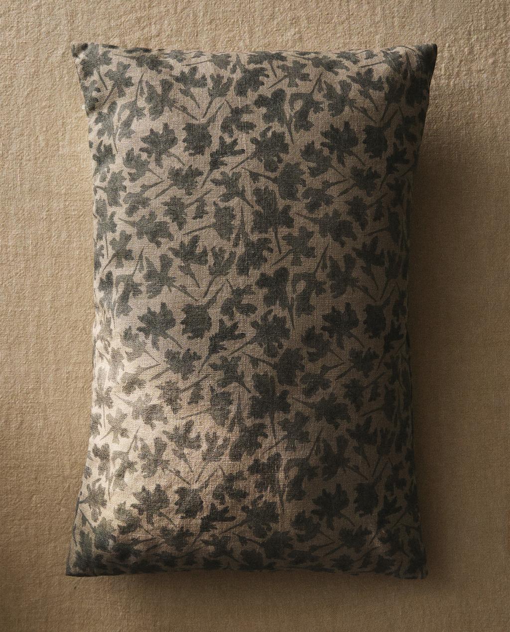 FLORAL CUSHION COVER