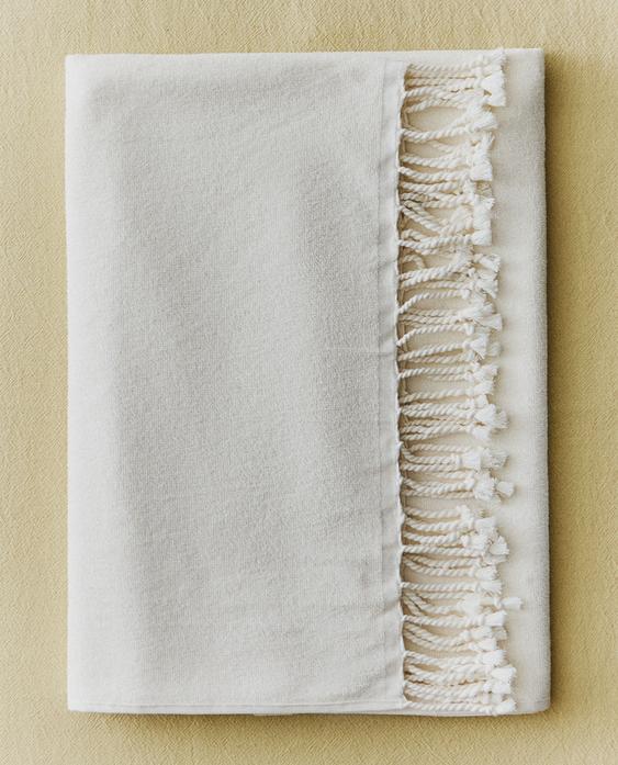 FRINGED COTTON BEACH TOWEL FRINGED COTTON BEACH TOWEL