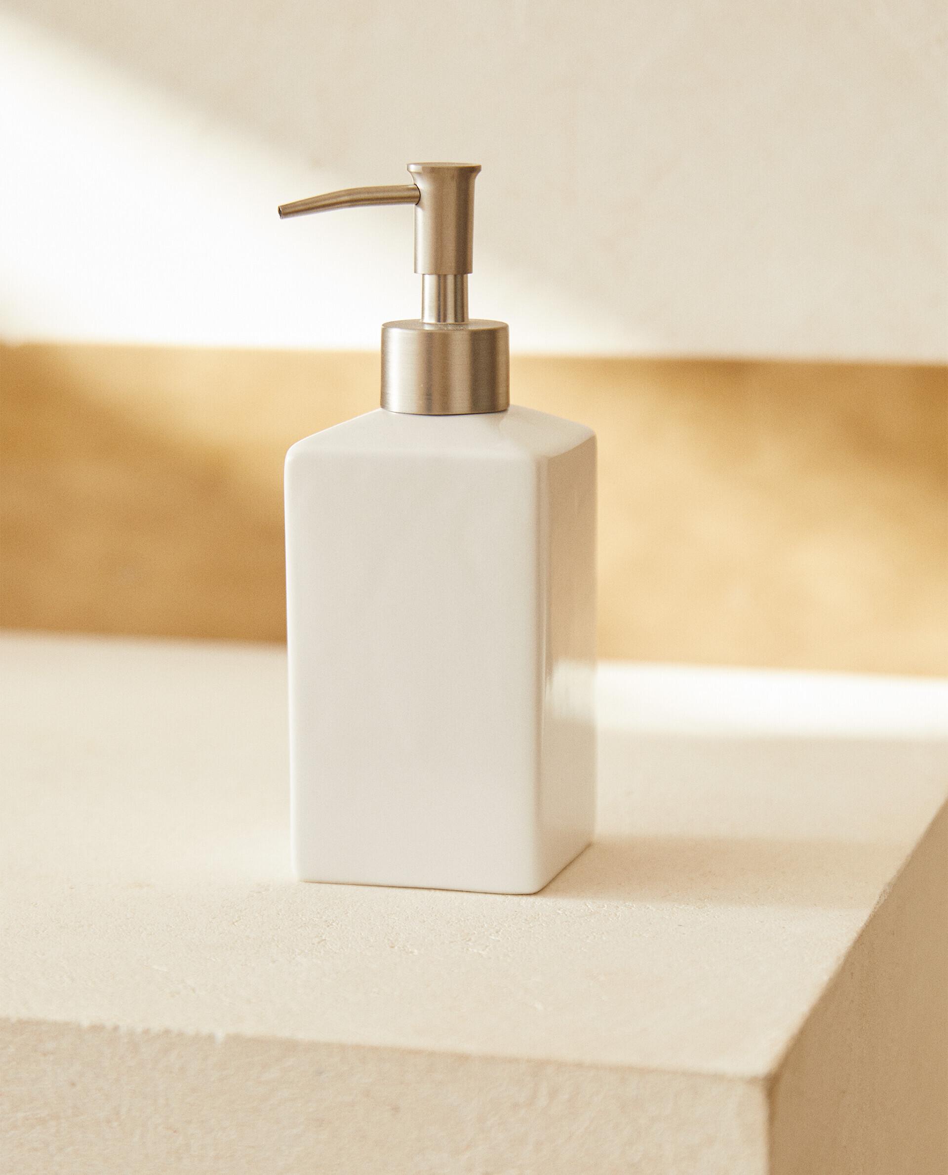 WHITE EARTHENWARE BATHROOM SET