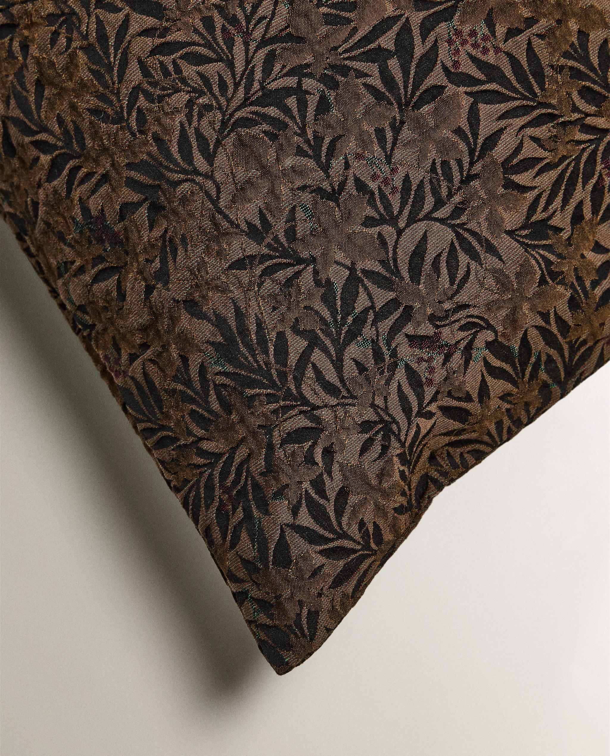FLORAL CUSHION COVER product thumbnail 4
