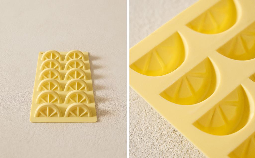BALDE DE GELO BANDEJA DE SILICONE COM FATIAS DE LIMÃO BALDE DE GELO BANDEJA DE SILICONE COM FATIAS DE LIMÃO