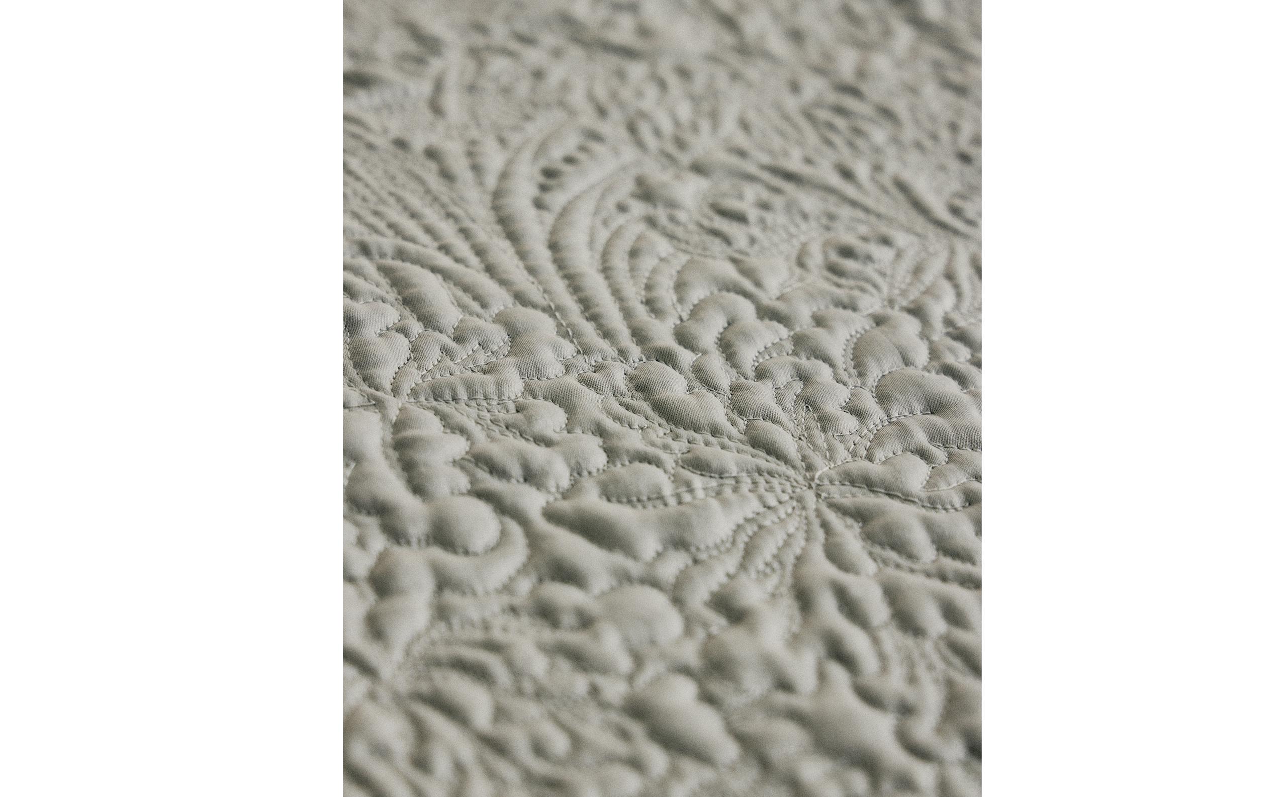 SCALLOPED FLORAL QUILTED BEDSPREAD product thumbnail 20