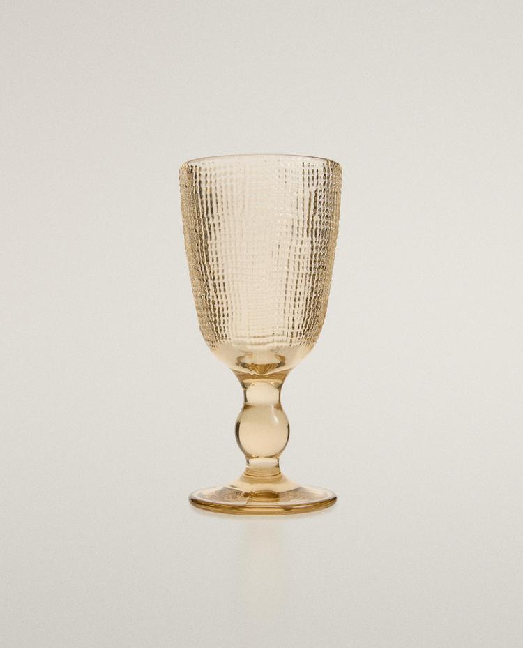 RAISED DESIGN WINE GLASS
