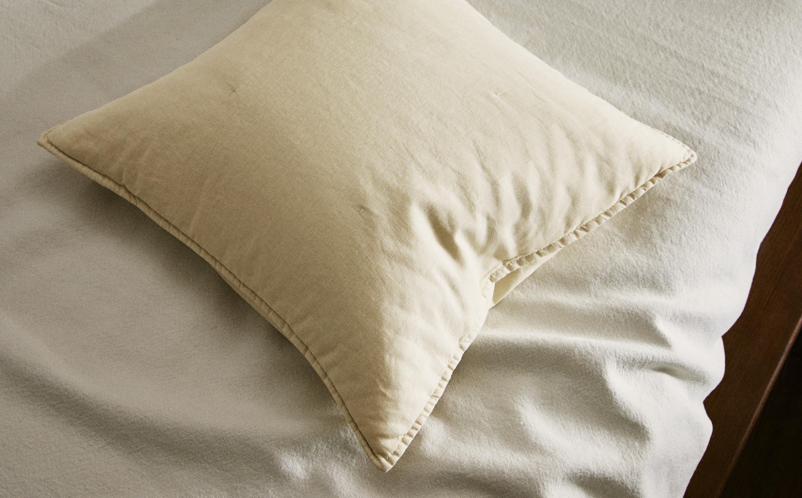 ベッドルームにふさわしいクッションカバー | Zara Home 日本
