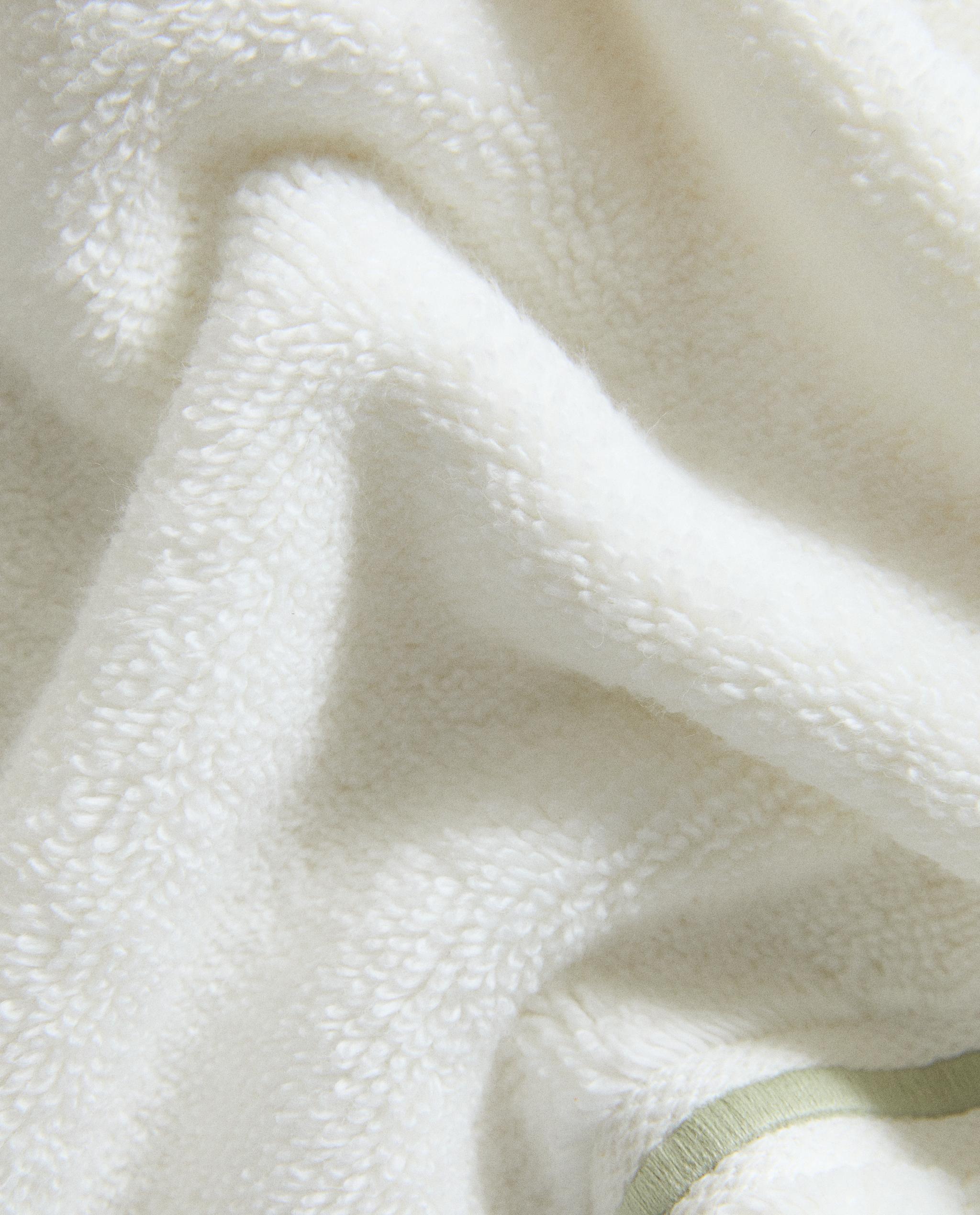 SCALLOPED BATH TOWEL product thumbnail 13