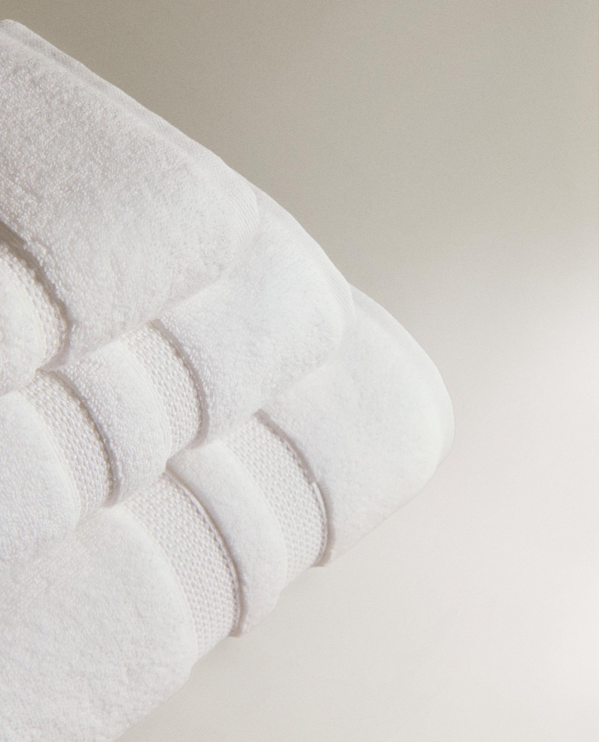 EXTRA SOFT DOUBLE BORDER BATH TOWEL product thumbnail 6