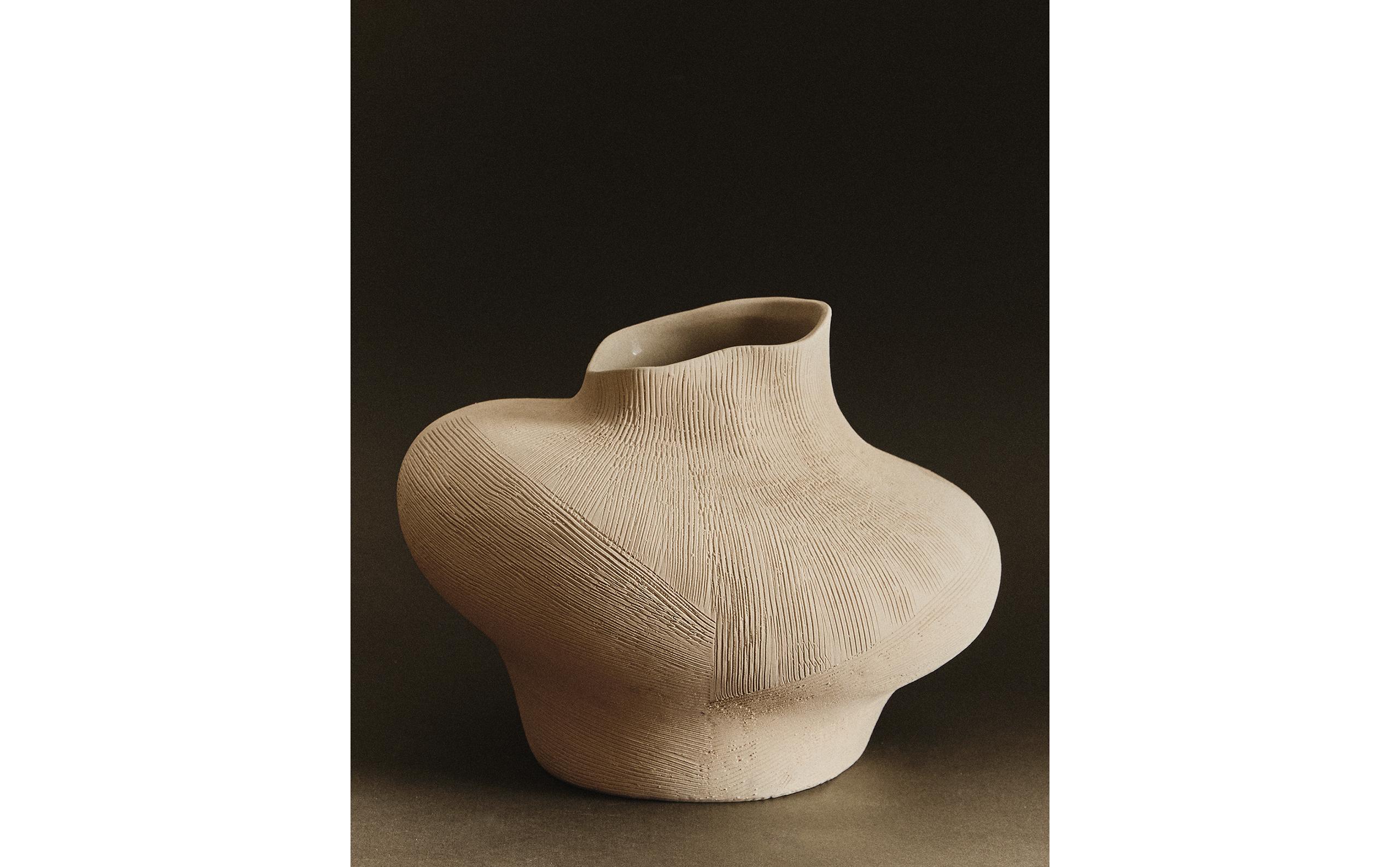 イレギュラー セラミック 花瓶 | Zara Home 日本/Japan