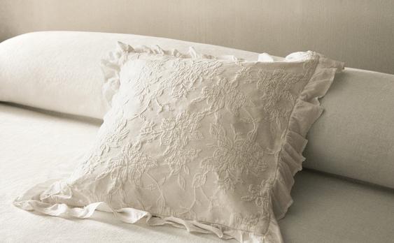 JACQUARD CUSHION COVER WITH RUFFLE