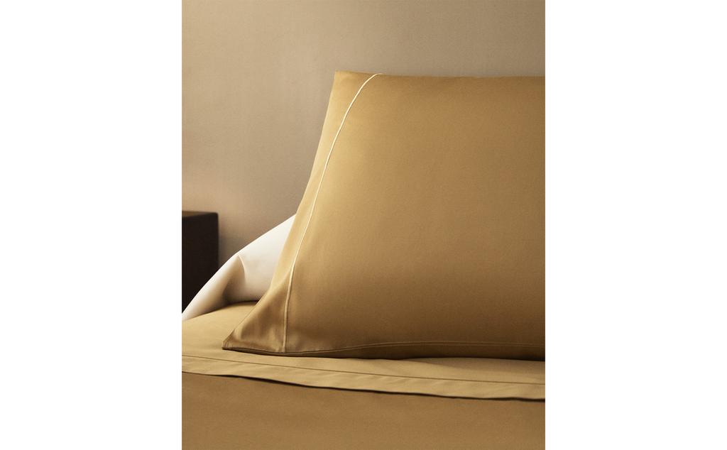 SATEEN PILLOWCASE WITH TRIM (300 THREAD COUNT) SATEEN PILLOWCASE WITH TRIM (300 THREAD COUNT)