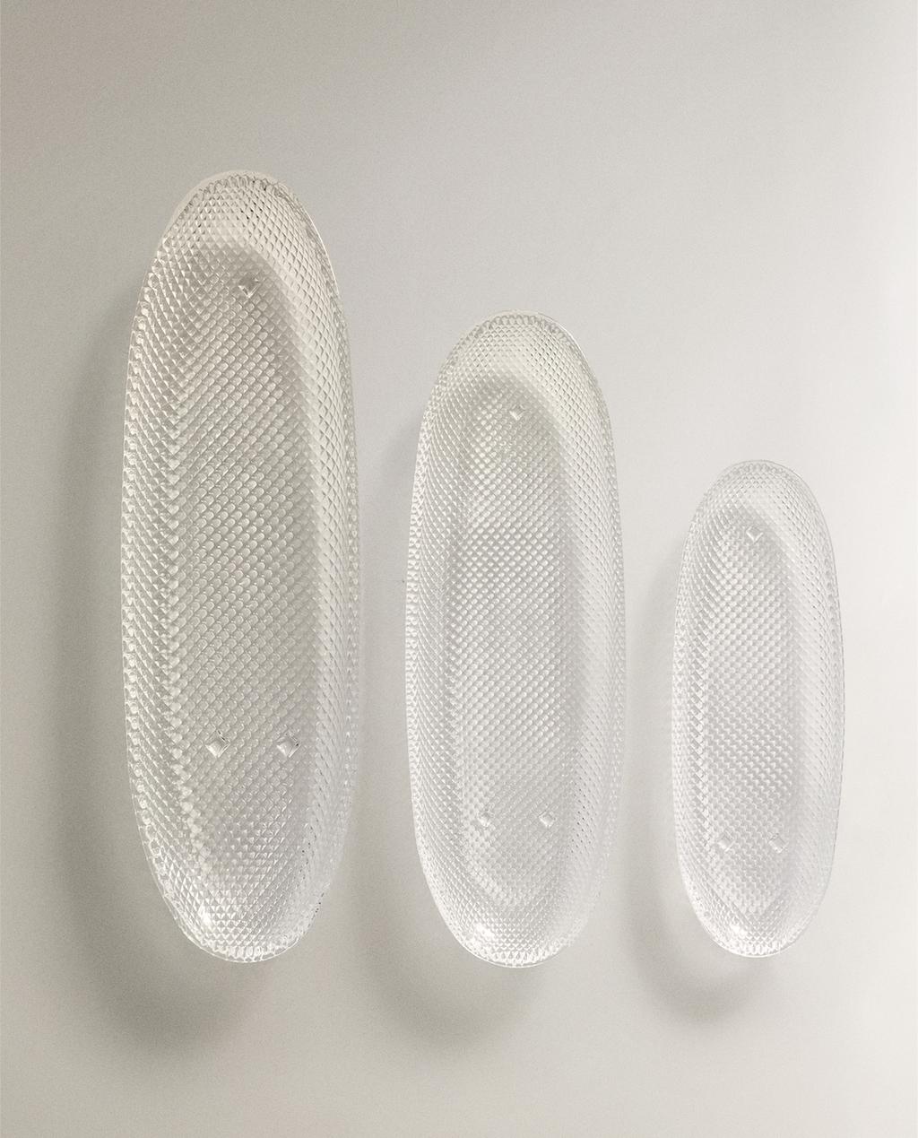 OVAL RAISED DESIGN GLASS SERVING DISH