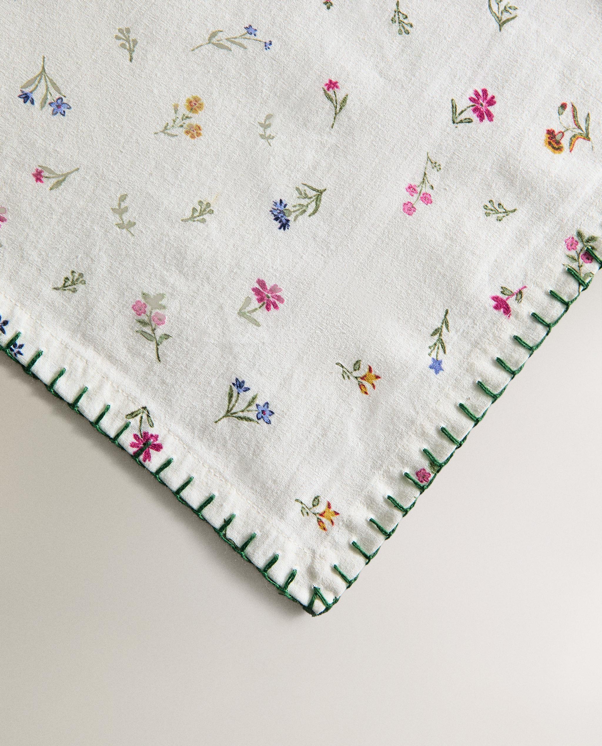 【新品】ZARA  ⚘*. フローラルプリント スペイン製テーブルクロス 新品 ZARA HOME ザラホーム フラワー プリント テーブルクロス