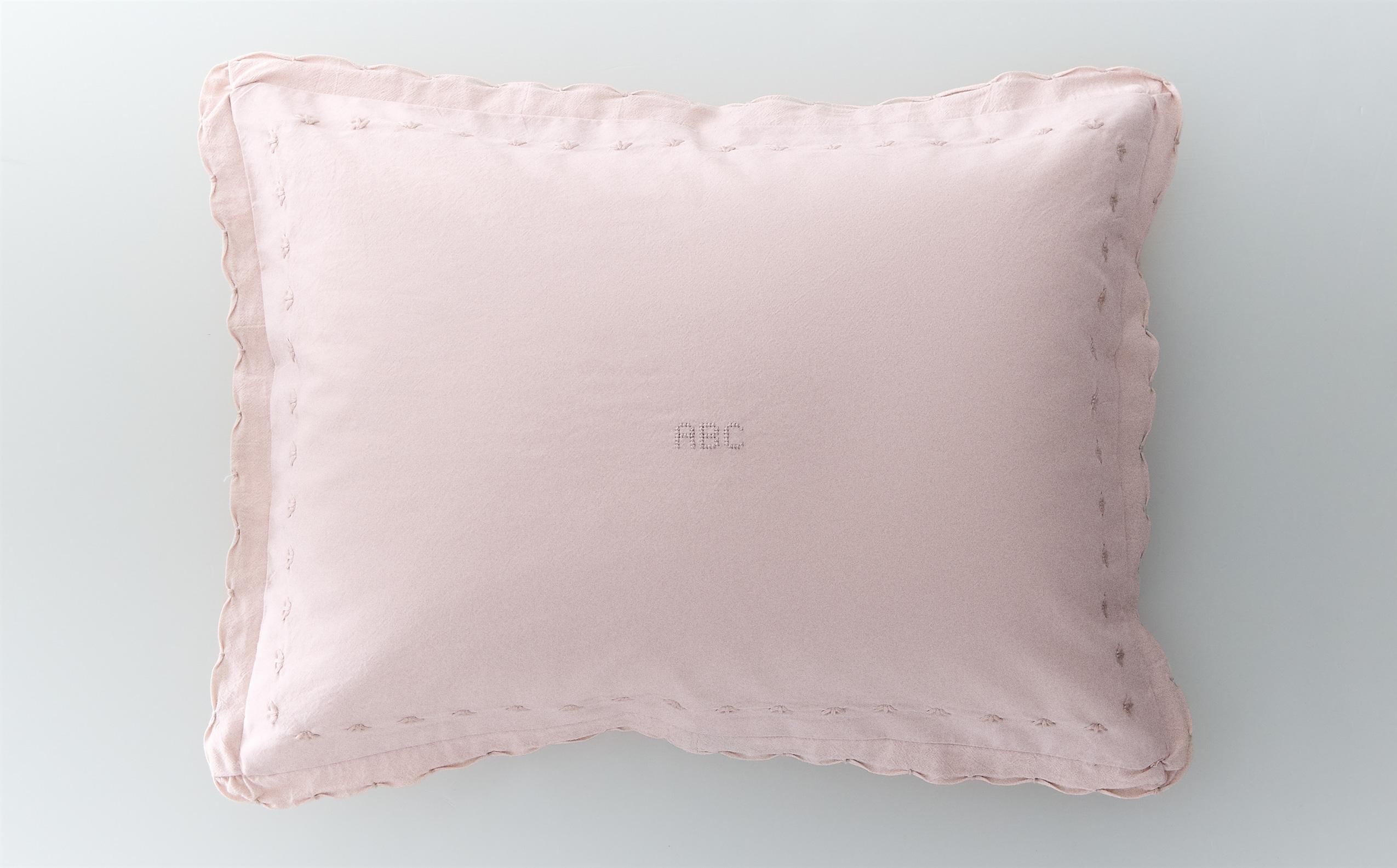 CHILDREN'S CUSHION COVER WITH SCALLOPED EDGE