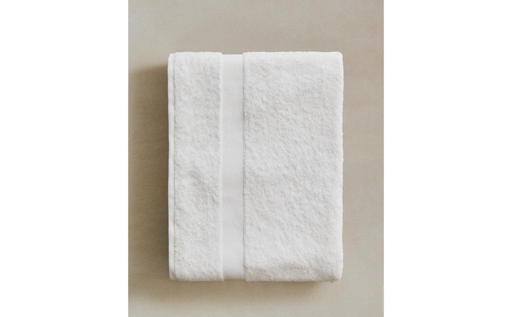 TOALLA BAÑO ALGODÓN PREMIUM (600 GXM²)