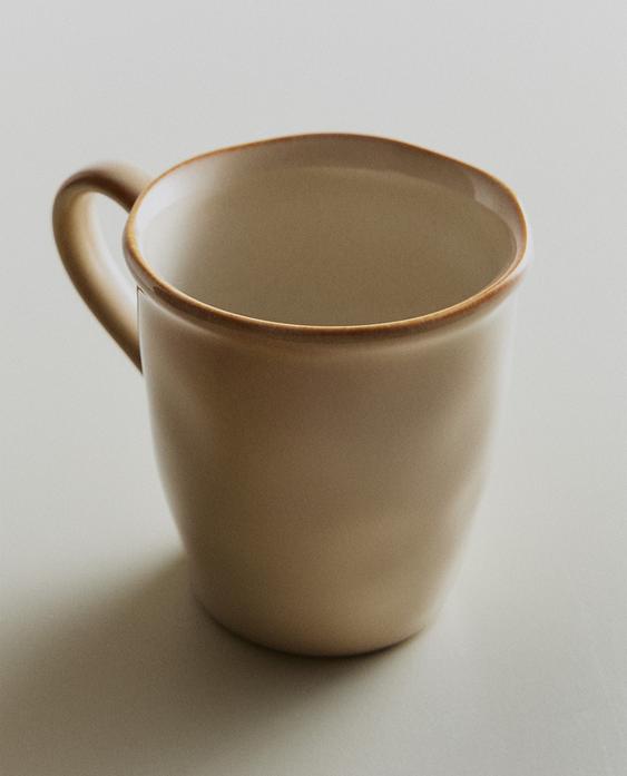 STONEWARE MUG WITH IRREGULAR EDGE STONEWARE MUG WITH IRREGULAR EDGE
