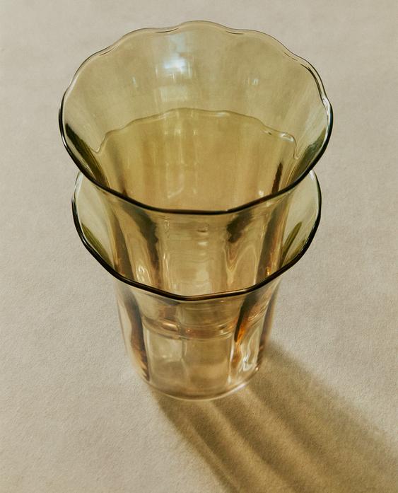 كوب زجاجي بتصميم جرسي