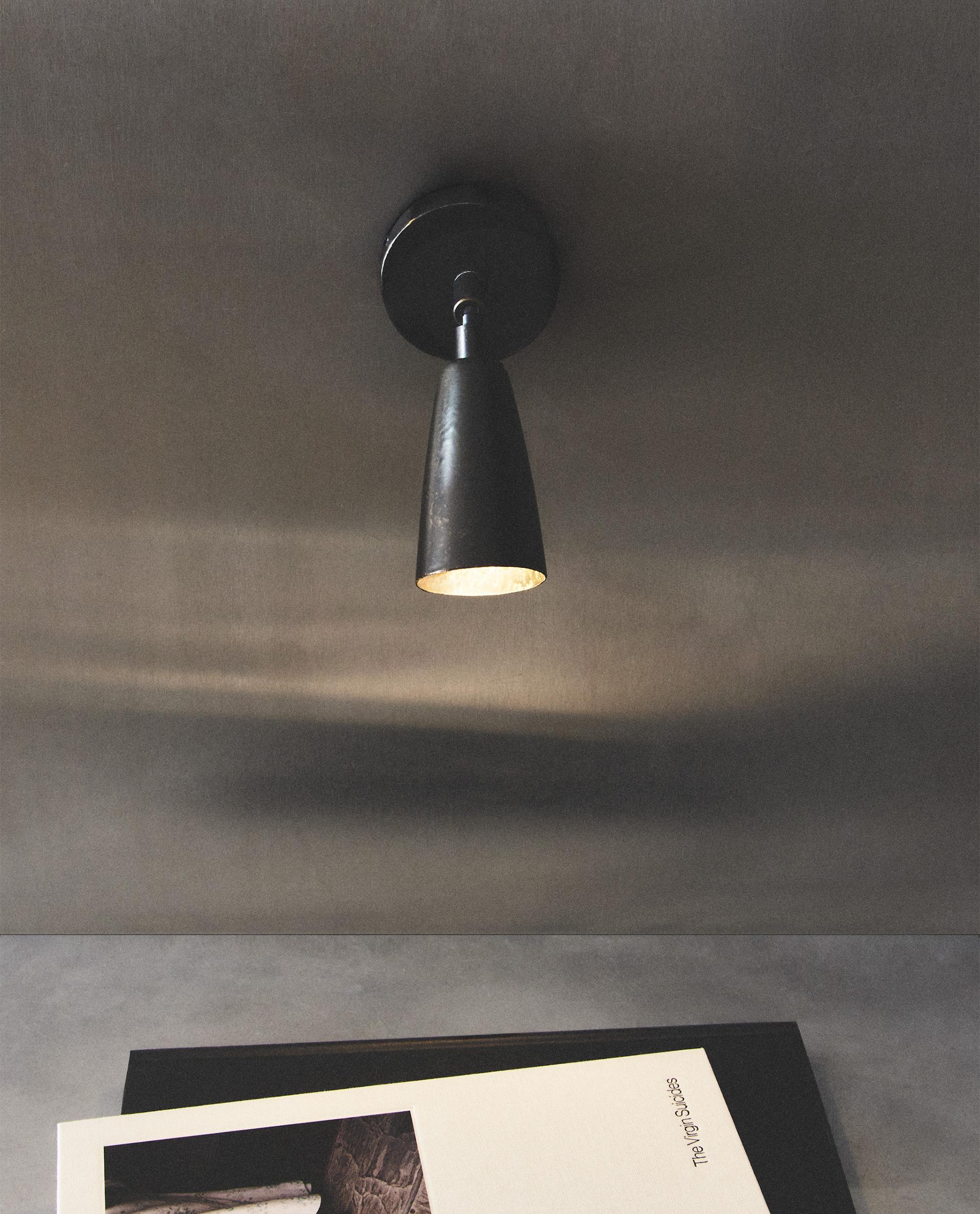SPOTLIGHT | METAL WALL LAMP