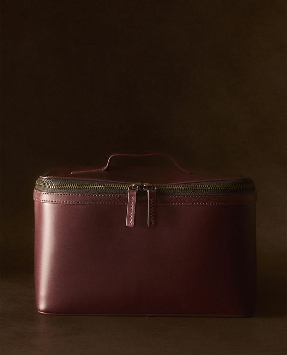 LARGE LEATHER TOILETRY BAG