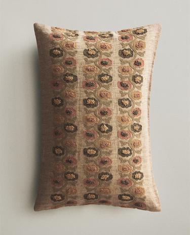 KËLLËF JASTËKU ME QËNDISJE