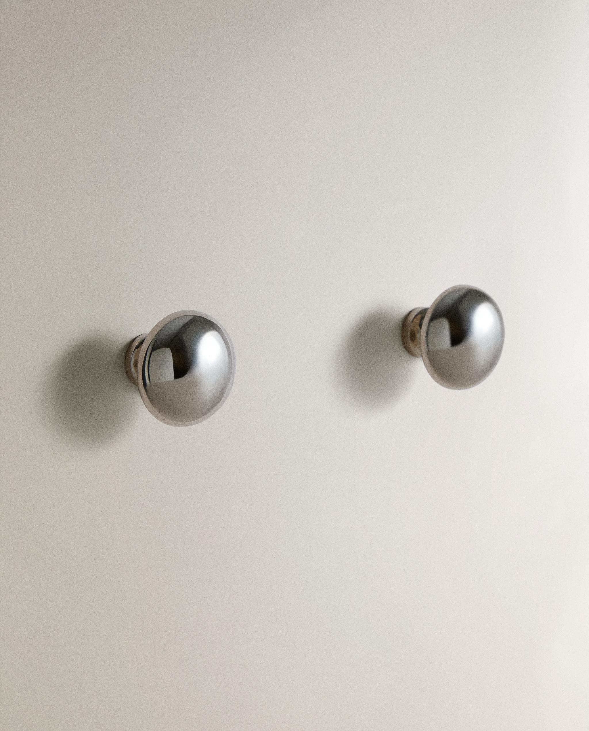 PACK OF ROUND METAL DOOR KNOBS (PACK OF 2) product thumbnail 3